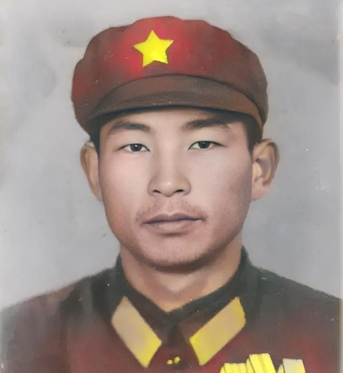 1980年，十几名越军包围了小战士许明习，越军见他孤身一人，便想抓活的回去领赏。