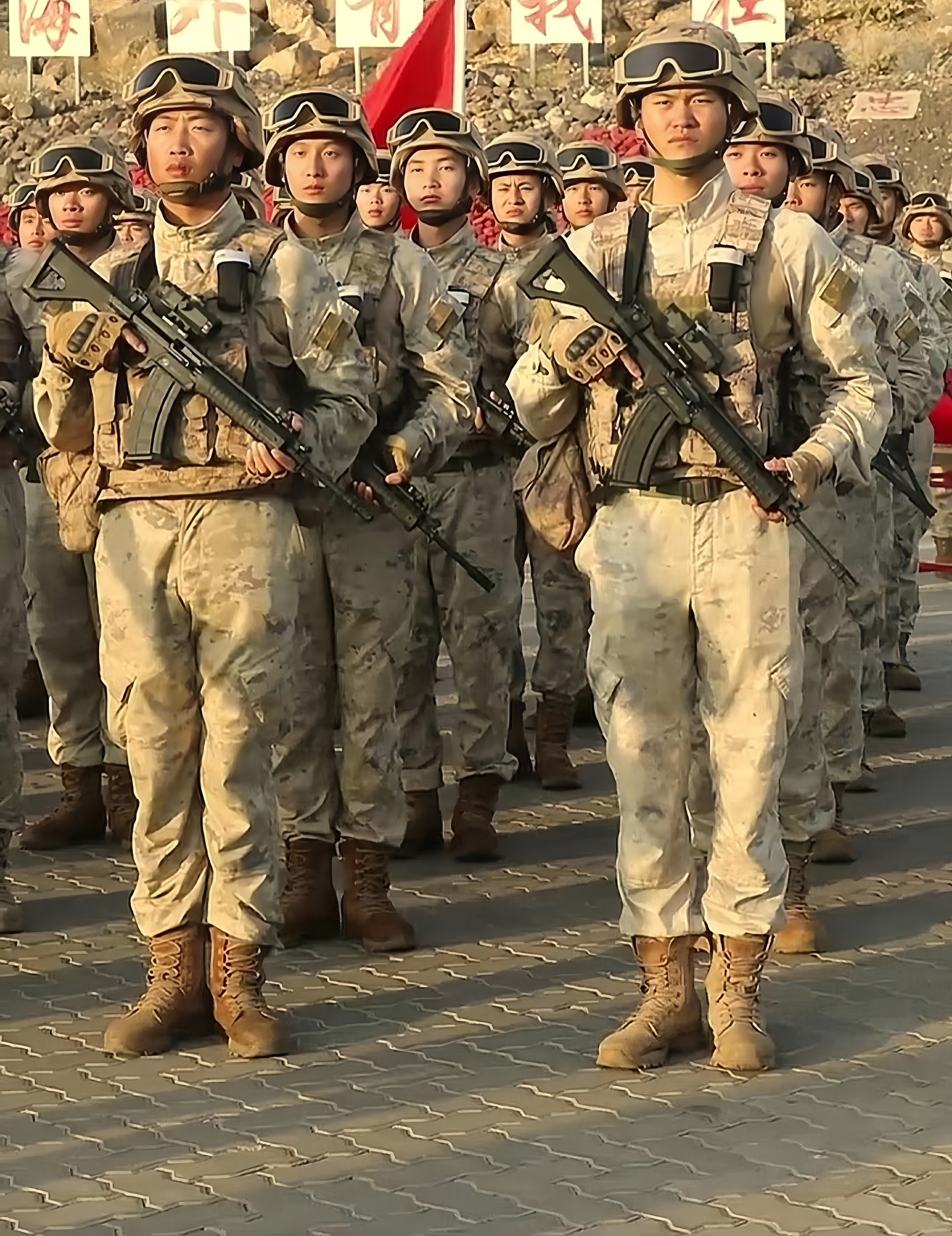 驻吉布提保障基地，让香港导演大国好好看一看什么叫真实的中国海军陆战队大兵造型！