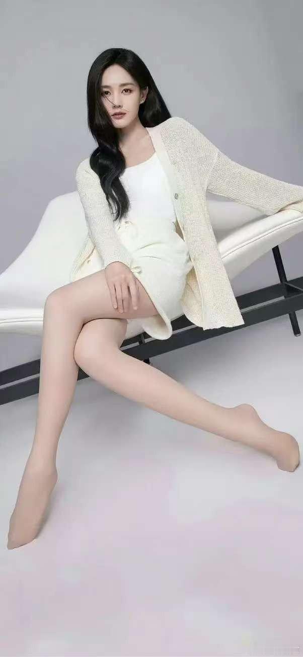 #李一桐说被骗过钱和感情#有点不相信啊，这么好看，还会被骗。看来是姐姐太单纯吧。​