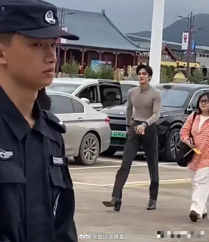 服了！这是郭敬明选的男主角。。