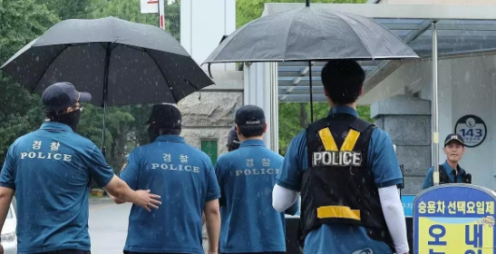 韩国负责调查金建希相关疑案的特别检察组29日传唤前总统尹锡悦，但其未予回应。特检
