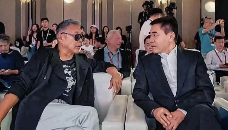 陈道明陈宝国同框：别样气场演绎娱乐圈精彩瞬间