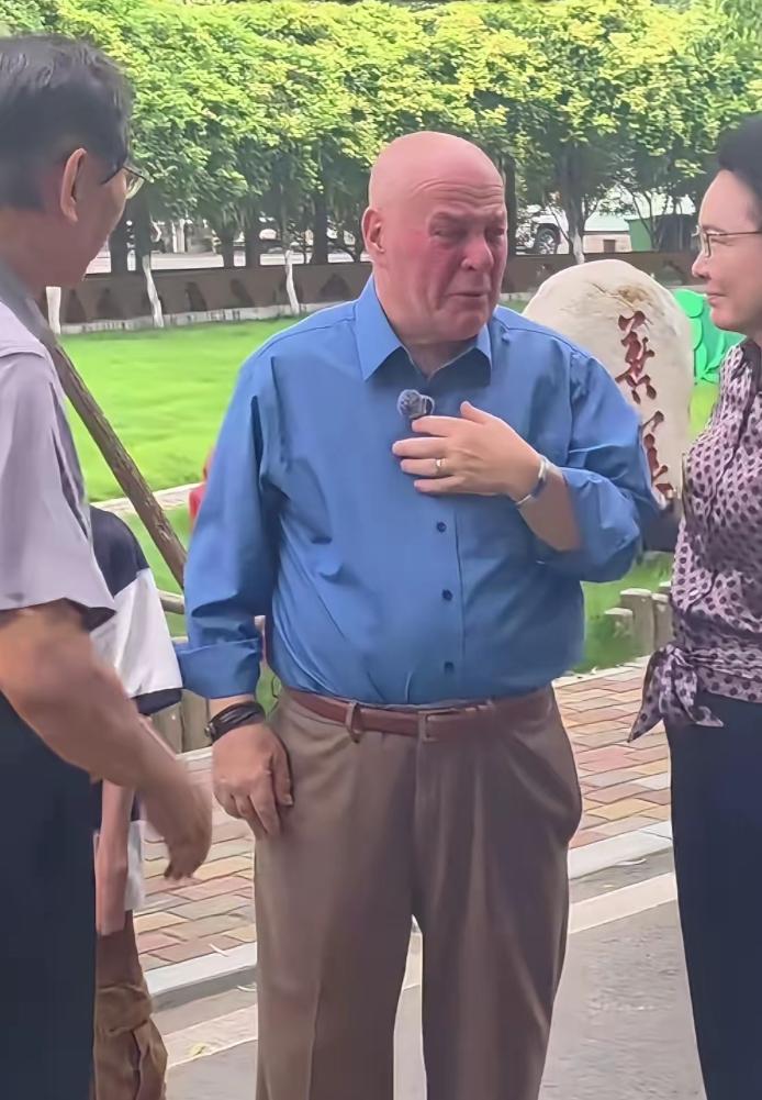 赛考斯这趟中国之行，收到的最珍贵礼物，不是牡丹刺绣，也不是鲜花和掌声，而是远在美