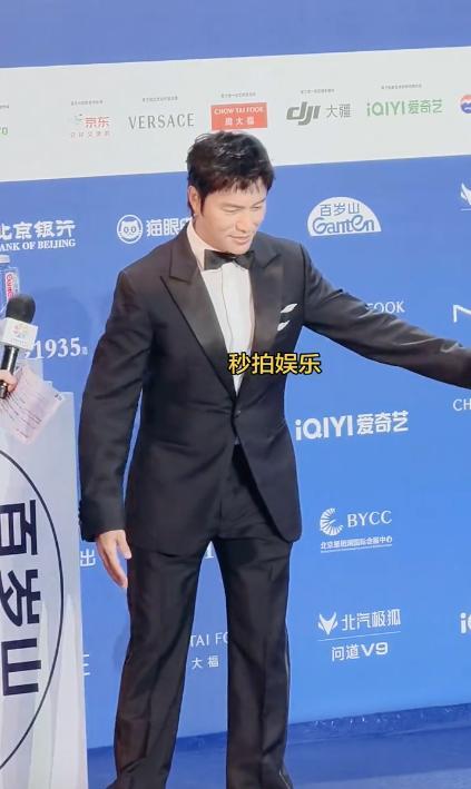 现如今的陈坤，确实变得很谦卑。前段时间他参加了一个活动，现场几乎没有比他更大咖的