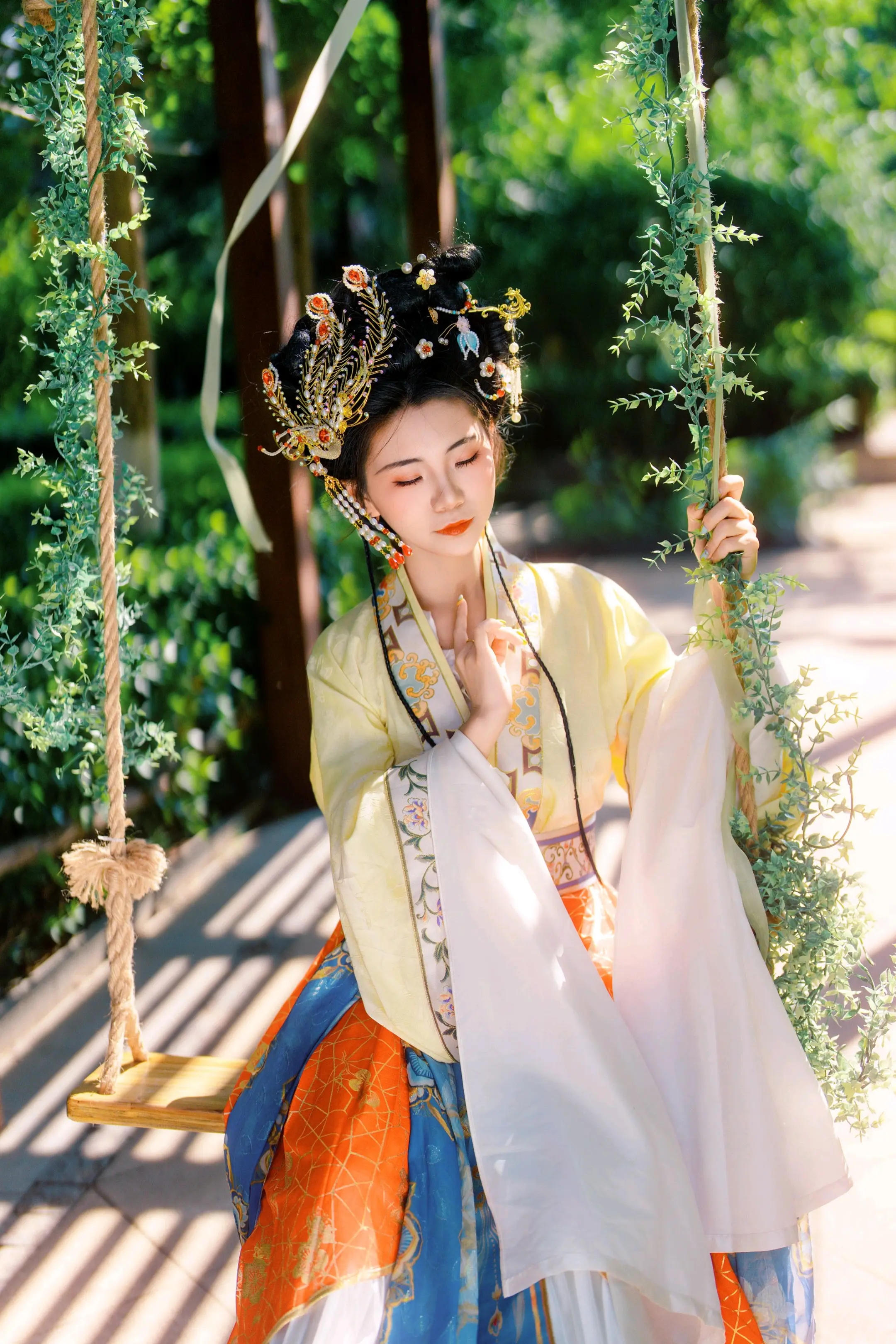 宋制仕女图。