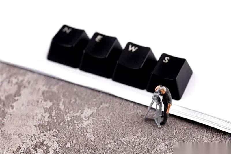 我算是看明白了，现在网上天天喊流量差、骂平台、抱怨搞不到钱的，十个有九个，都是咱