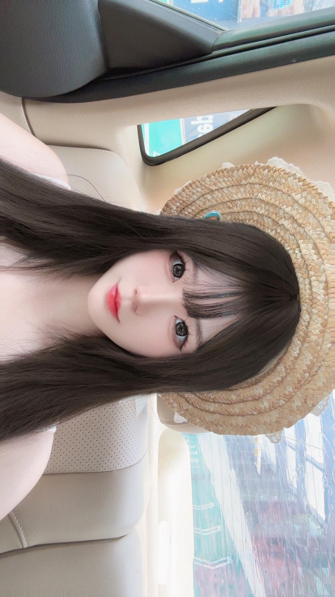 两只眼睛不许乱看盯着我的眼