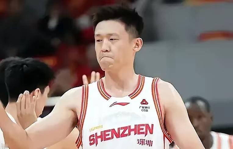周队，下赛季再见！老将周鹏，虽说已经只能打打替补了，但是关键时刻的作用，仍然十