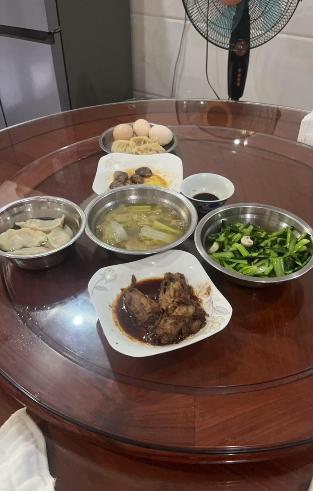 公婆给我的菜VS我妈给我老公的菜
