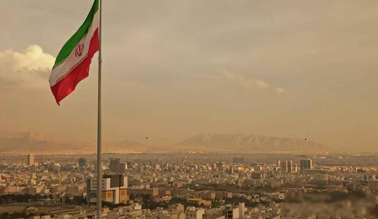 伊朗炼油厂被炸后，中东突然安静了，美国航母躲着飞，以色列飞机停在地面3月7号