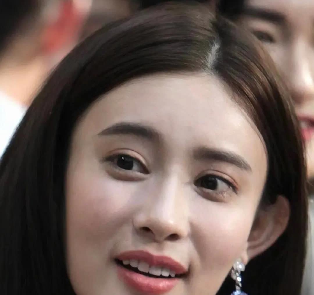 我敲...孟子义早期这脸。。。终于知道妈生白皮长啥样了​