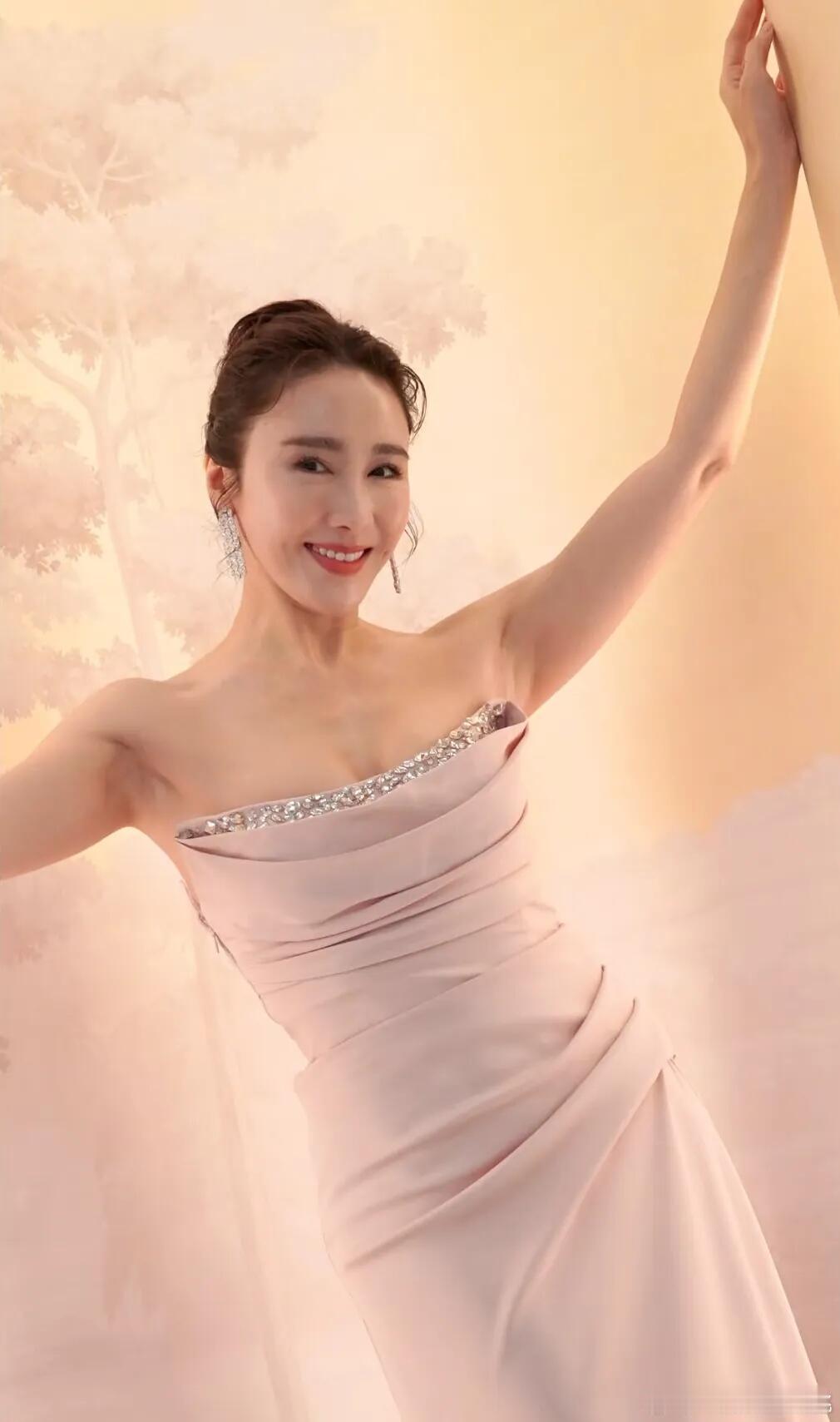 黎姿晒新年美照🌺