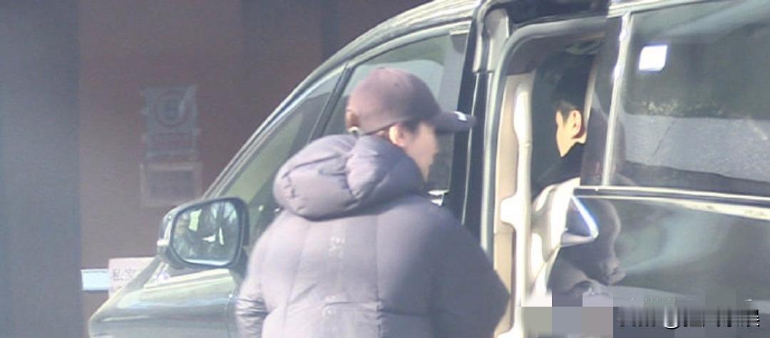 吴京，引起热议！吴京引起网友热议，不是因为他的新电影《镖人》，也不是因为她老