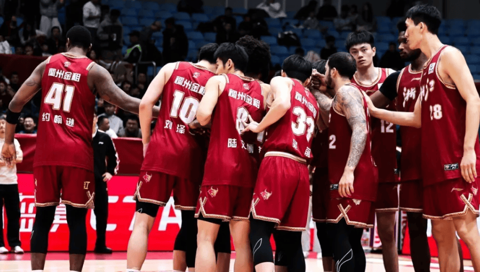 浙江男篮总结比赛: 球队开局频频冲击内线占据场上主动权