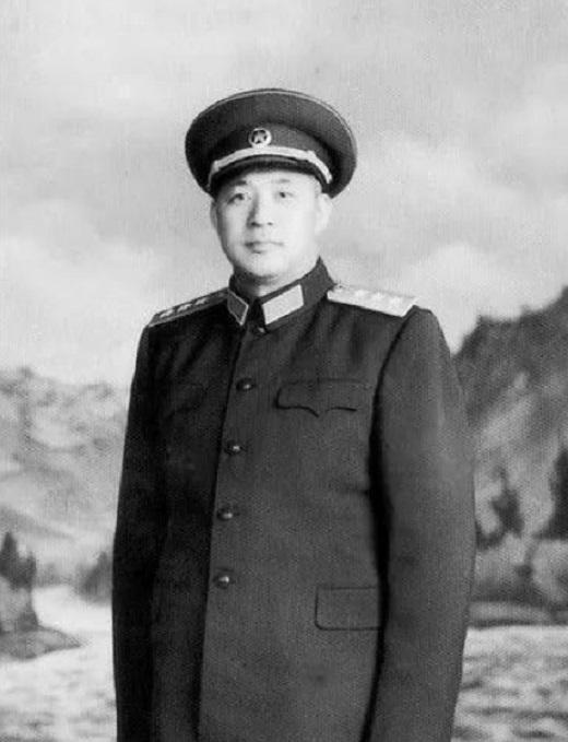 警卫员婉拒转做秘书，王建安上将回忆：我年轻时已能指挥一个师，你为何却推辞？19