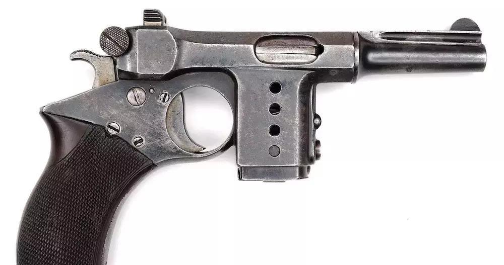 其中从m1901式开始的各型手枪,都是弹匣前置,外观上很像毛瑟驳壳枪.