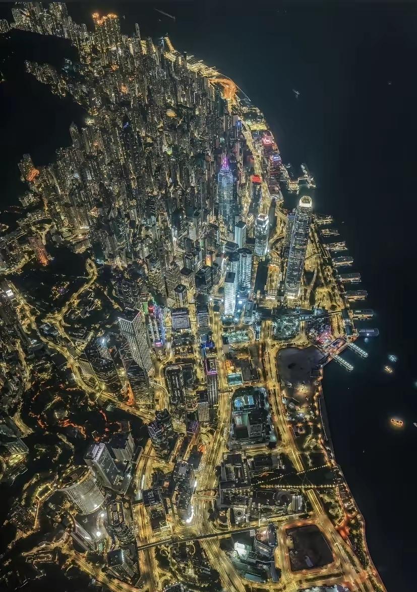 坐飞机偶然看到的，这到底是哪？烦劳见多识广的高人解答一下。