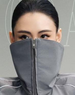 张柏芝登上《红秀GRAZIA》2026年四月刊封面，这是她时隔近十年后再度登封。