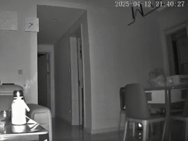 充完电不拔充电器，是在拿命豪赌！“充完电，顺手拔掉充电器”，这句我们从小听到