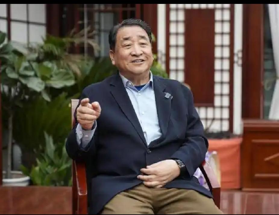 咱们总说相声界分主流与非主流，但究竟谁算是主流？姜昆是半路出家，师从马季，而