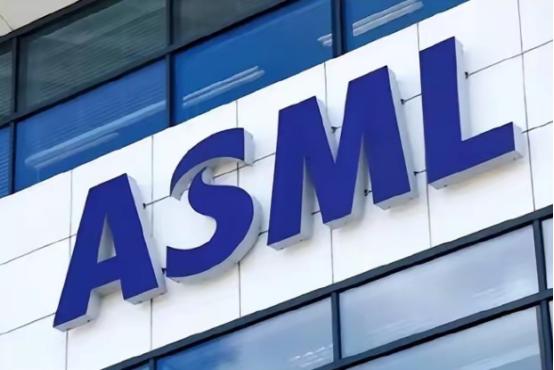 这就是不给中国供货的后果 当地时间1月28日，阿斯麦正式官宣，计划裁掉大约1