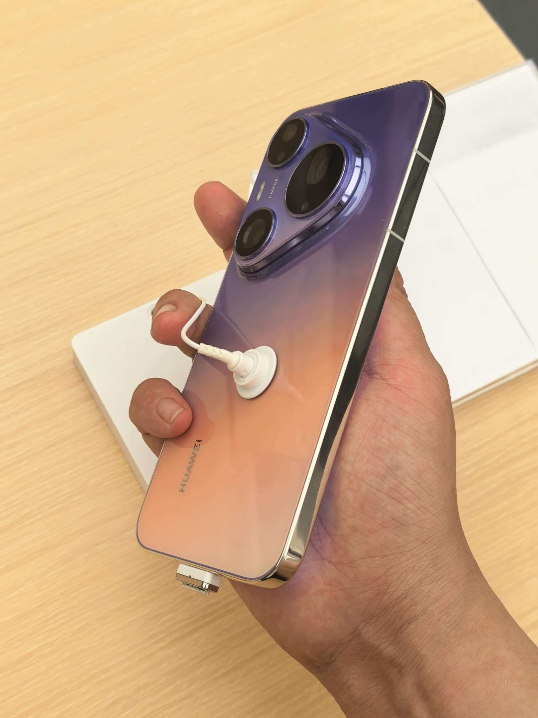 华为Pura90ProMax发布，12GB+256GB售价:649