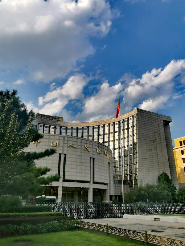 大家一定不要忘记了！别只顾着过元旦节、千万要去趟银行，特别是存款多的人，20