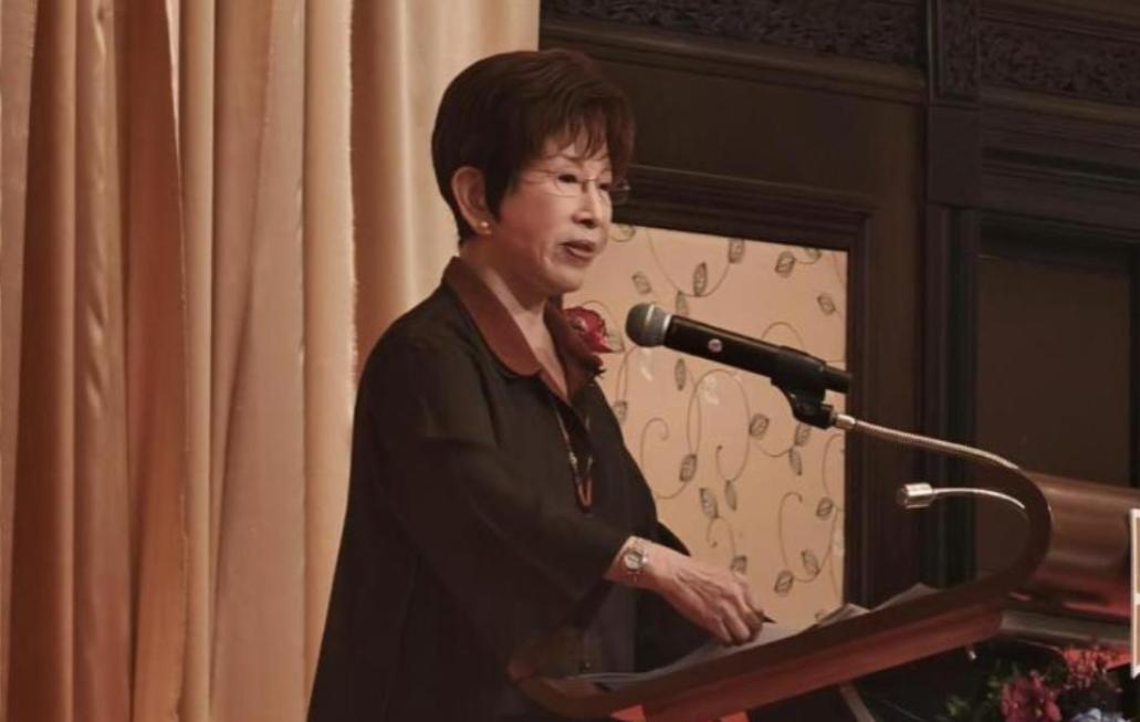 洪秀柱终于对支持郝龙斌一事进行了澄清，她表示：近日社会有些谣言传出“她支持某某某