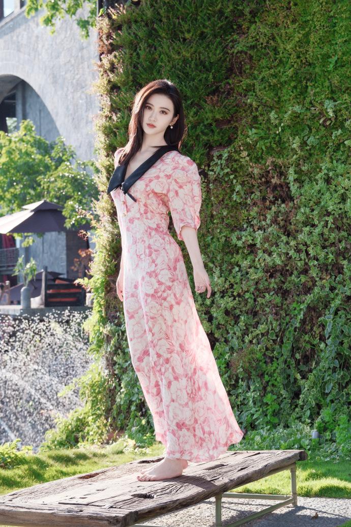 景甜，淡粉悠悠，人间富贵花。