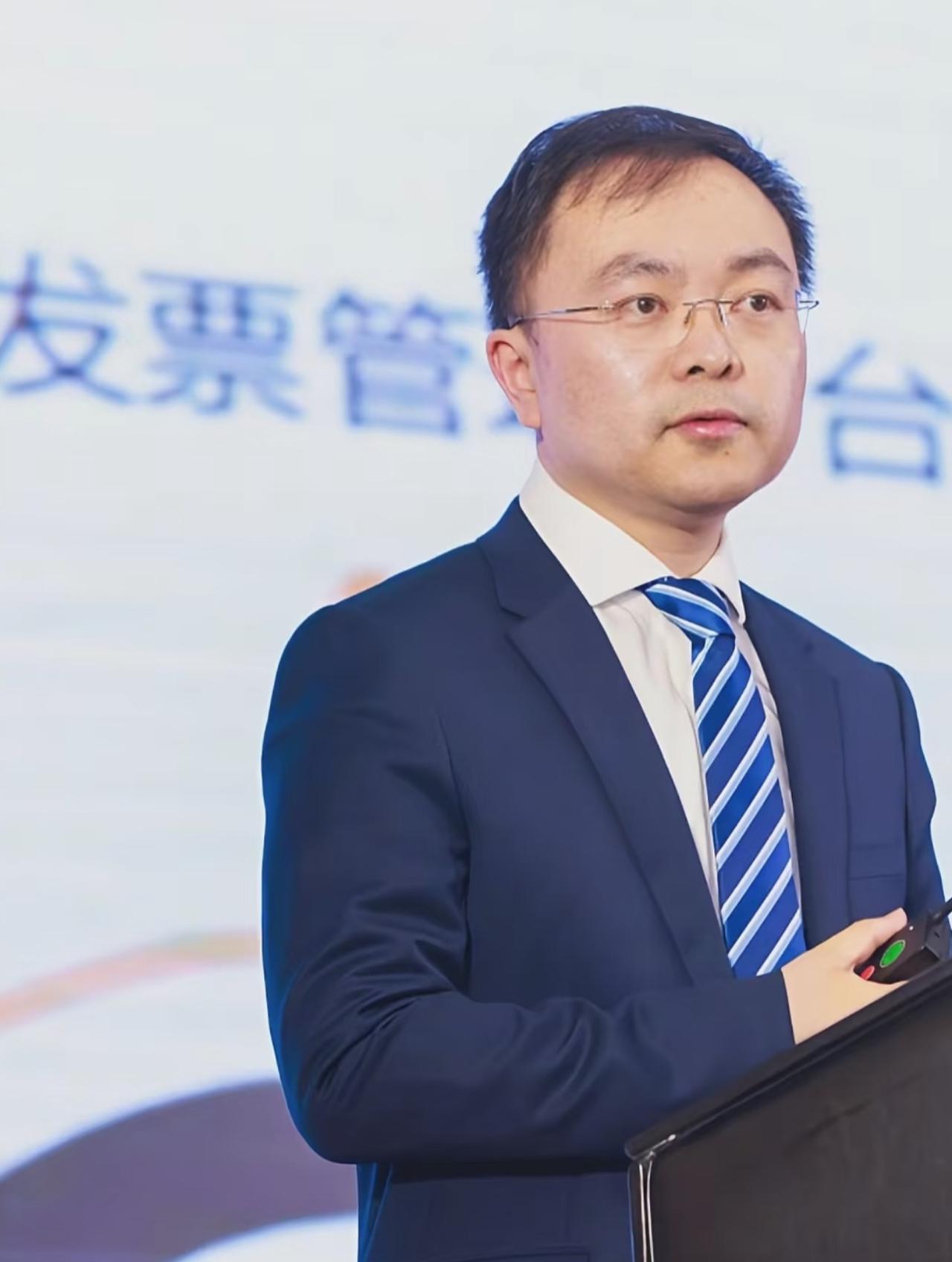 这次最该哭出声的是段睿吧谁能想到当初被骂“拿亿万家产打水漂”的蔡磊，真的把渐