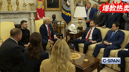 还记得这哥们吗？就是在白宫质问泽连斯基为什么不穿西服的那位，RealAmeri