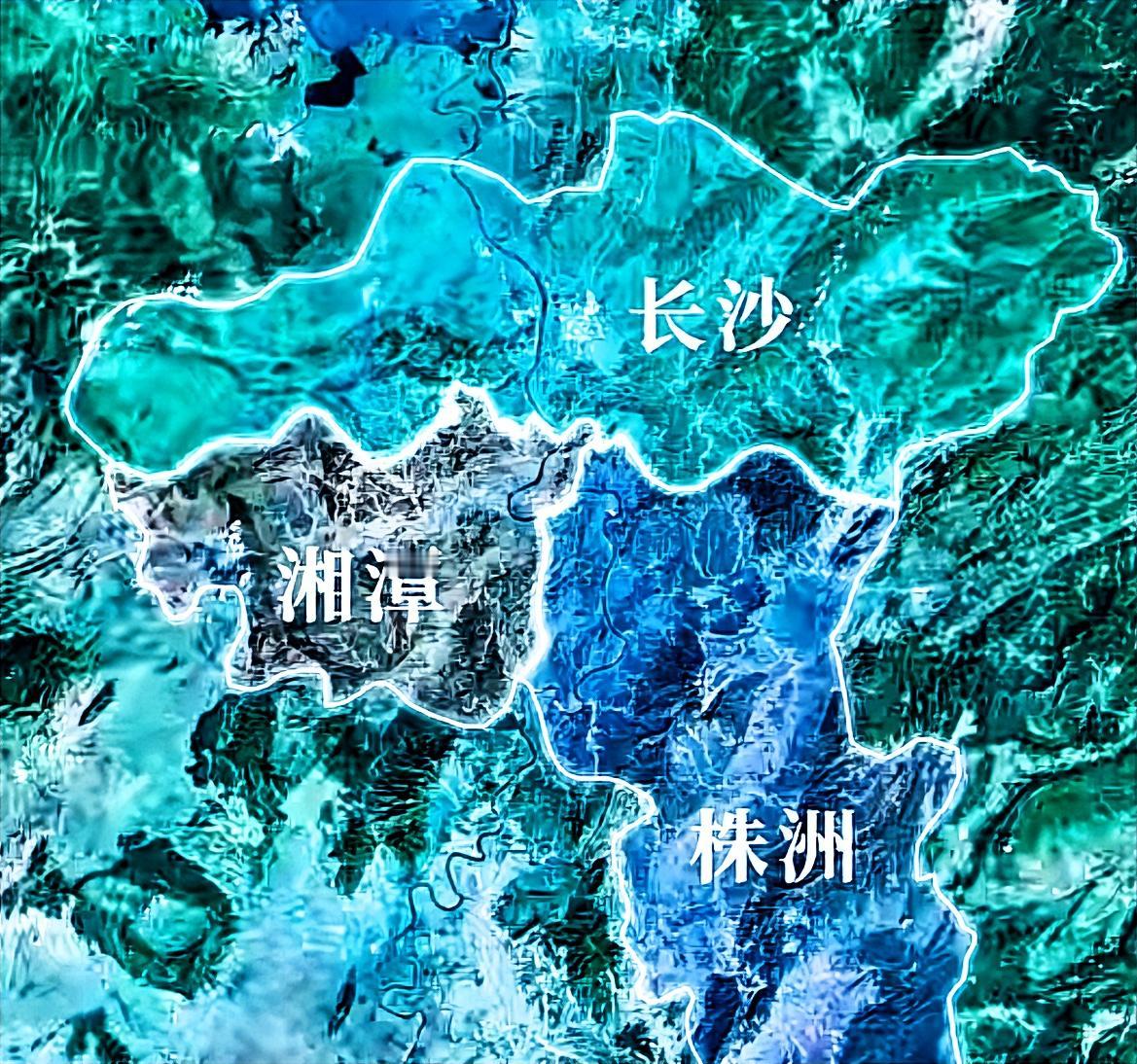 个人对长株潭有个看法，就是关于长株潭的城际公交，和城际铁路等问题。从长沙开始，或