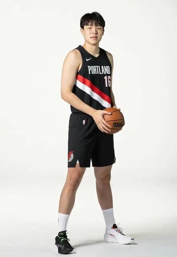 NBA近36年选秀首轮16顺位球员生涯总得分一览：2025年，杨瀚森：38分