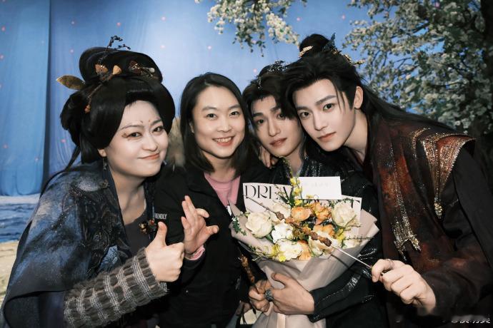 侯明昊说纪伯宰不会孤单了刚想起纪伯宰的名场面还会心动！他的强大与软肋、隐忍与赤