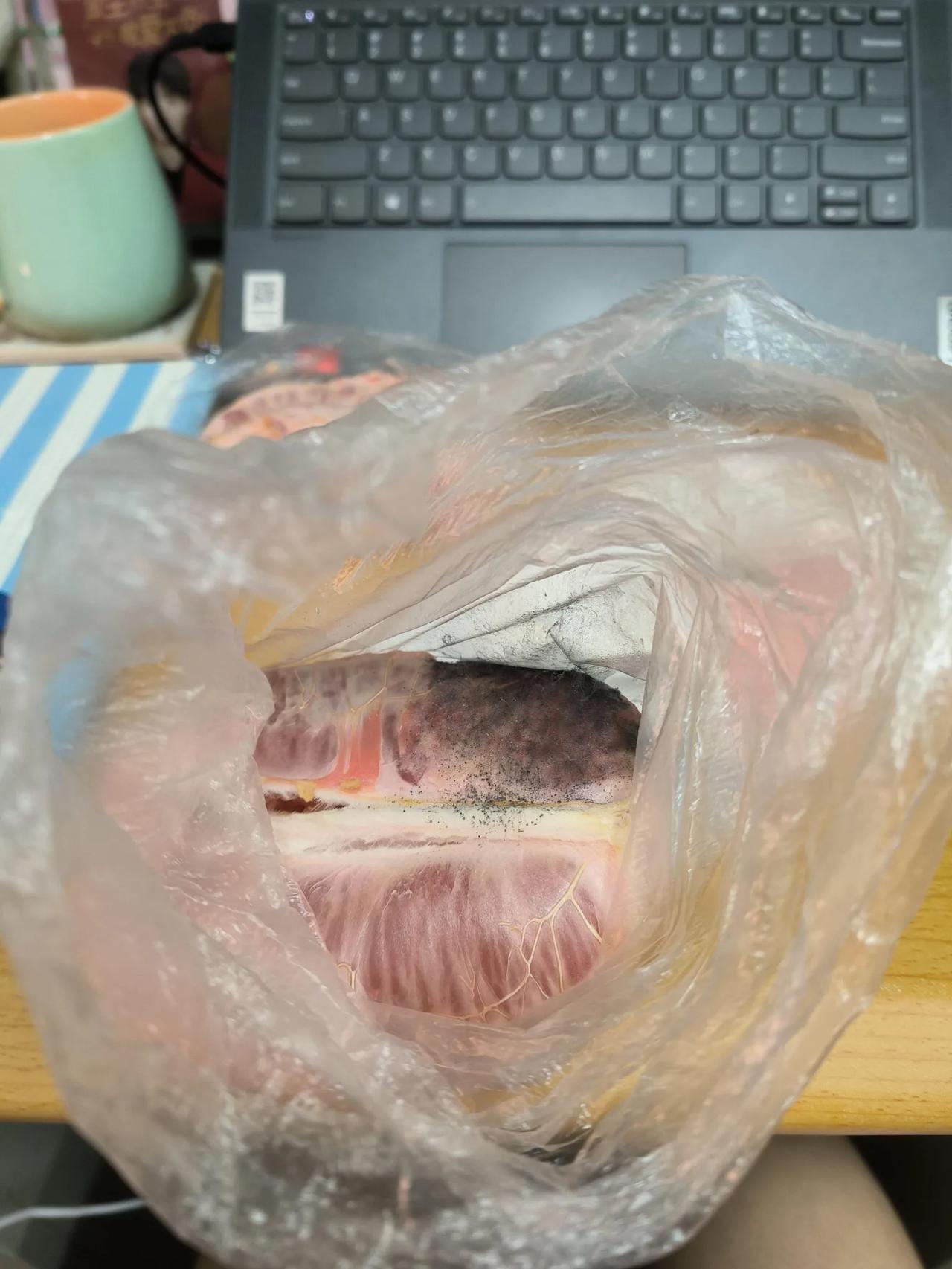 柚子用保鲜袋保存为什么会发霉同一个柚子分别用保鲜袋保存是周日晚剥的这个发霉