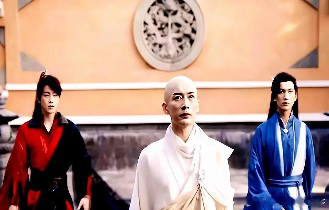 《少年歌行2》开机，唯独不见那个最帅的光头。李宏毅的萧瑟、敖瑞鹏的雷无桀，新战袍