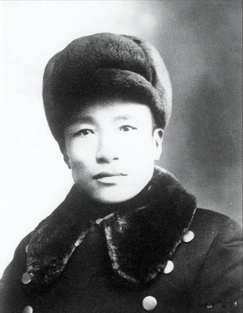 1931年，驻守北大营的8000东北军被张学良勒令不抵抗，任由日军300人肆意横