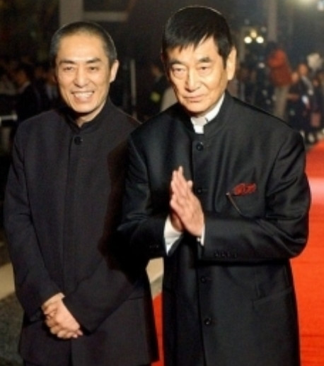 2014年，83岁的高仓健去世，将40亿的遗产全部留给了保姆小田贵，高仓健的亲妹