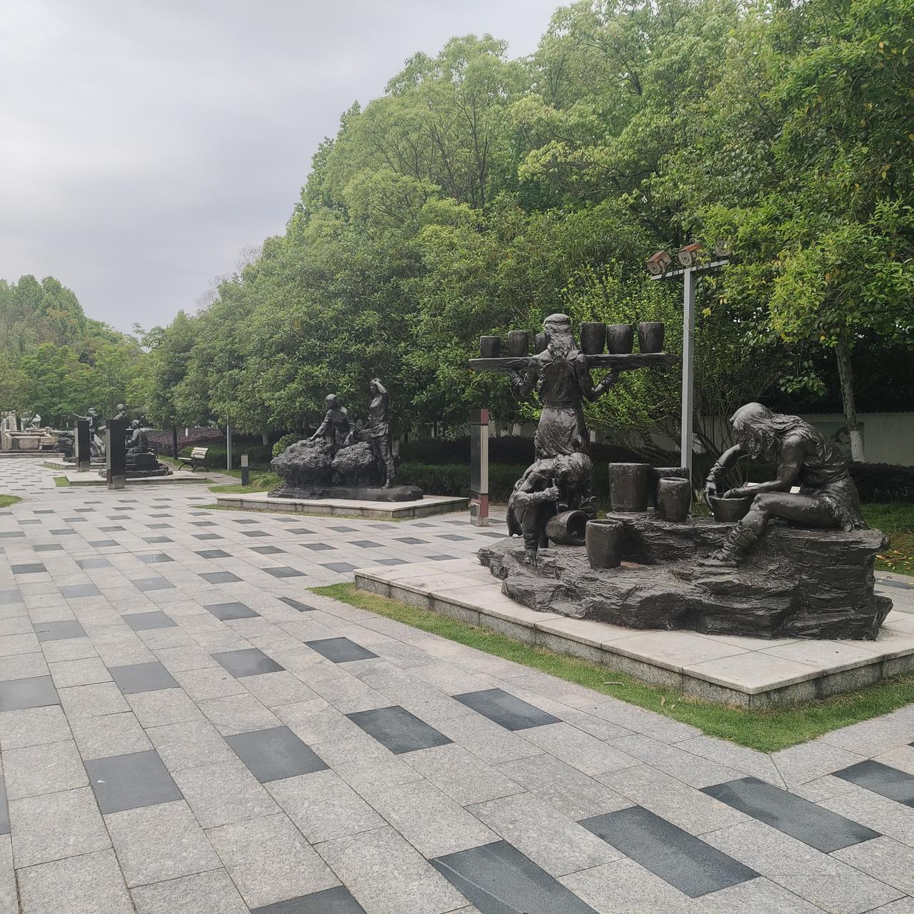 教师奋斗一生为了什么?教师奋斗一生为了什么?老师奋斗一生，在于教书育人，坚守