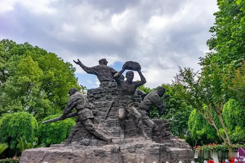 红军城真实的战况到底如何最近俄乌战局里，“红军城”（乌称波克罗夫斯克）这名字反