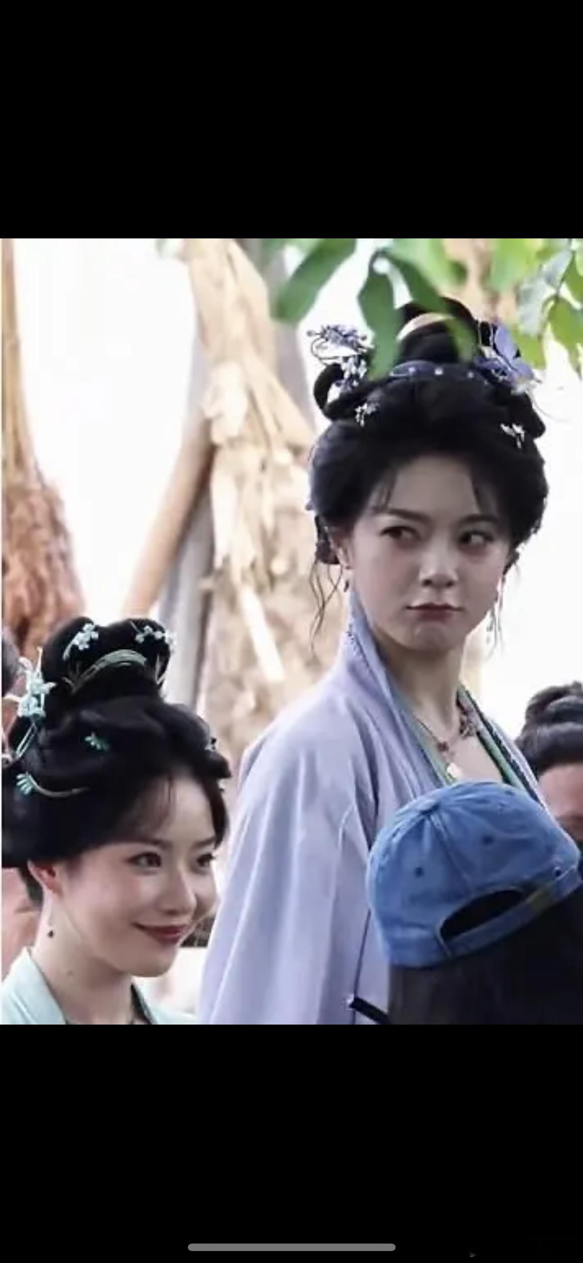 王菊、赵今麦同框，第一眼看到谁