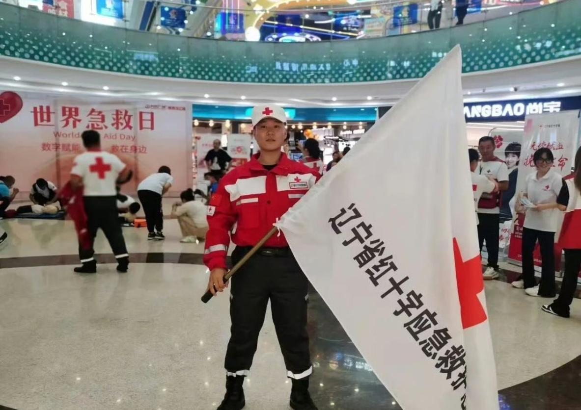 为了救陌生人搭上自己的命，值吗？辽宁中医药大学大四学生金城龙，26岁，在沈阳