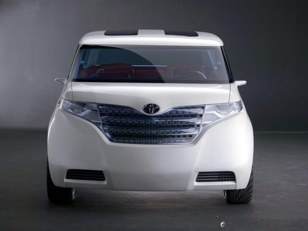 这是丰田F3R概念车，是丰田在2006年北美车展上发布的一款MPV概念车。它的设