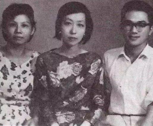 张爱玲死时遗产达33万美元，但她全部送给了毫无血缘关系的好友，亲友一毛没有。19