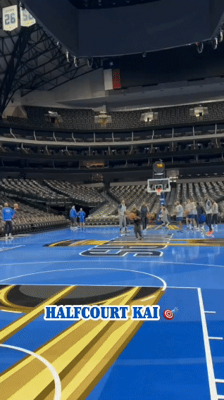 欧文彻底坐不住了！今天，独行侠训练师晒出欧文的训练视频，训练最后时刻，欧文用