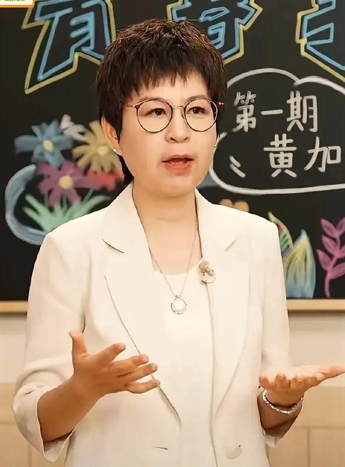 董宇辉是不是在冒险？把直播间全权交给黄加佳，任由其独自一人直播。其实吧！可以把