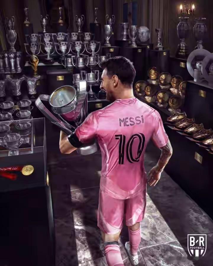 剑指50冠！梅西合同余3年豪取3冠，足坛传奇再启新篇球王梅西续写传奇，加盟迈阿密