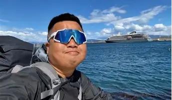 🐒工地搬砖洗碗出身，靠打游戏一年狂赚上千万，结果刚满三十岁，反手把700多万的