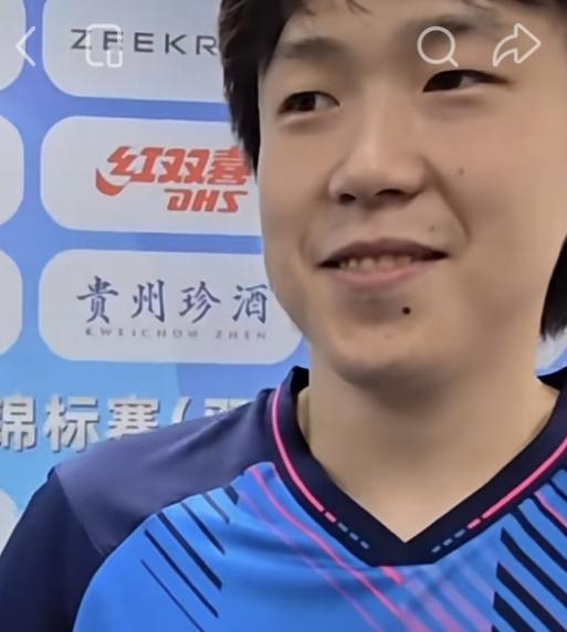 莎头3:0赢下比赛后采访，正好牛冠凯和段冬妍从后面走，莎莎脆生生的叫了声“段