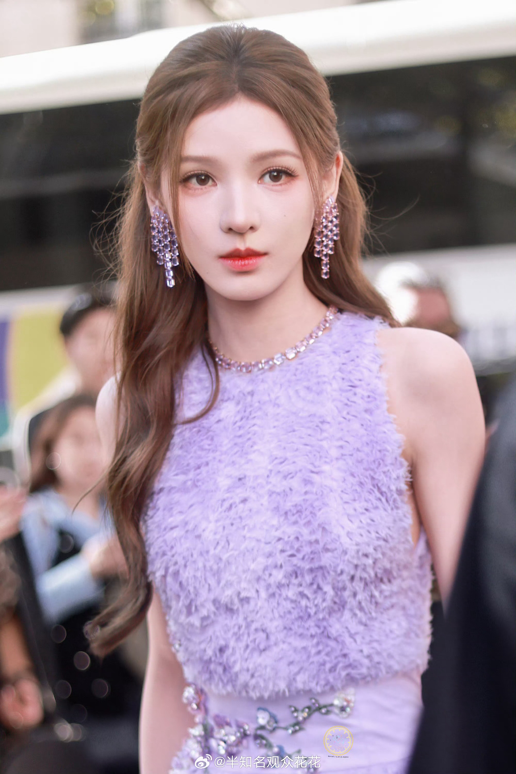 张予曦紫色无袖花朵长裙这都美成啥样了都🤩​​​